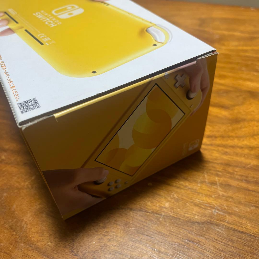 Nintendo Switch ライト　イエロー箱付き