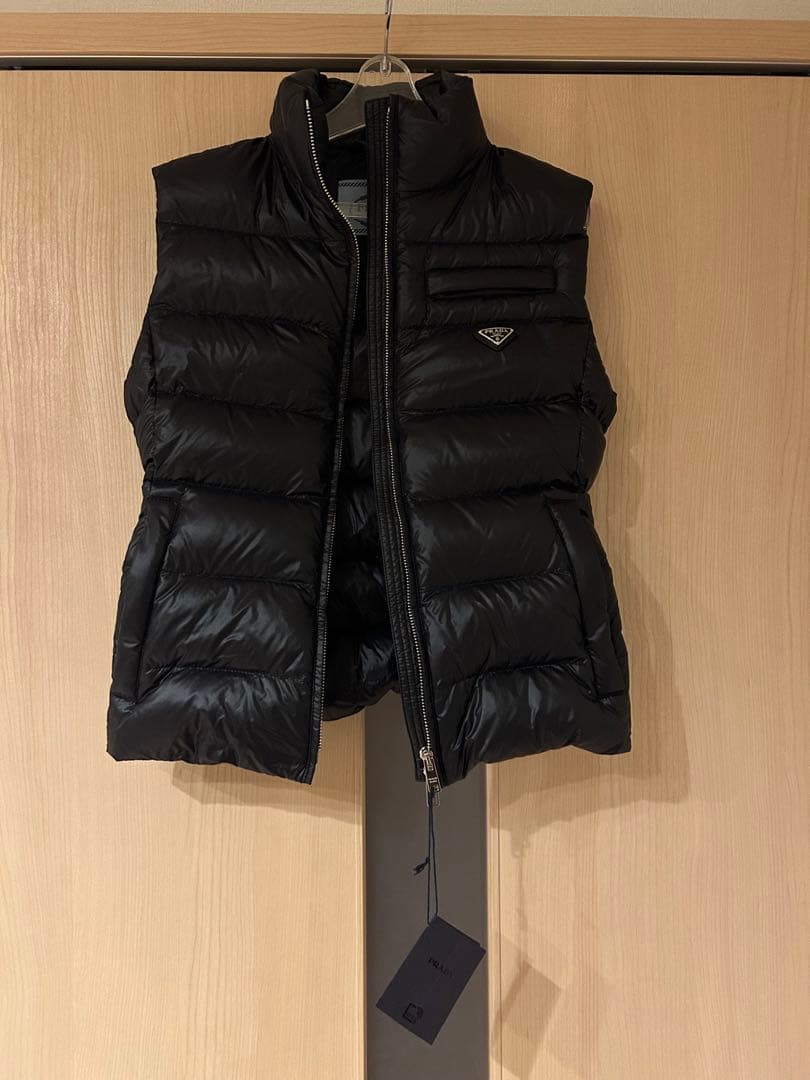 最終価格☆新品☆PRADA ダウン ベスト
