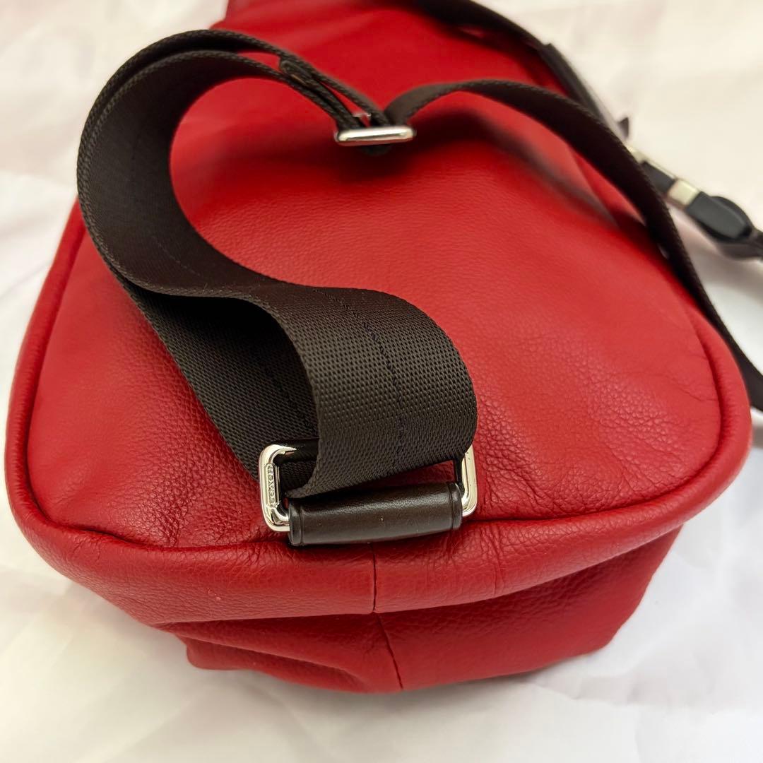 COACH トンプソン ボディバッグ レッドレザー希少カラー！