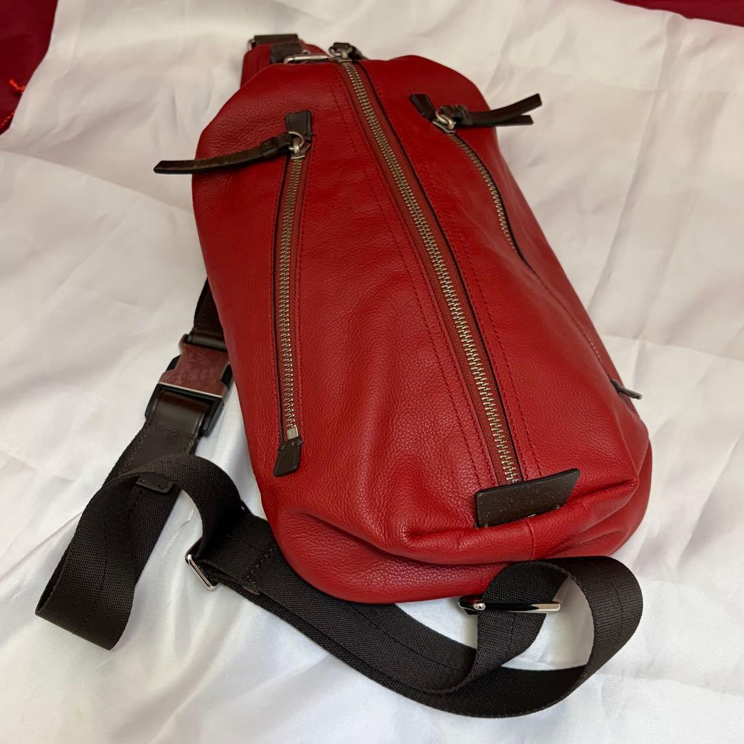 COACH トンプソン ボディバッグ レッドレザー希少カラー！