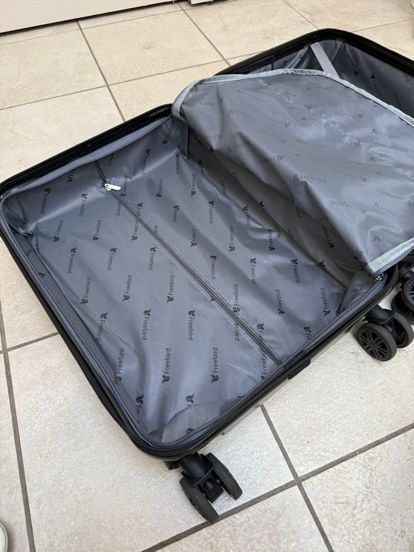 Porsche 軽量 キャリーケース　機内持ち込み