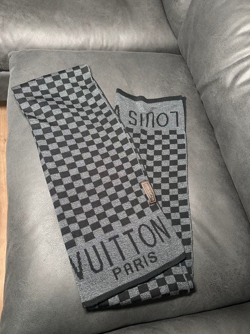 LOUIS VUITTON グレー チェックマフラー