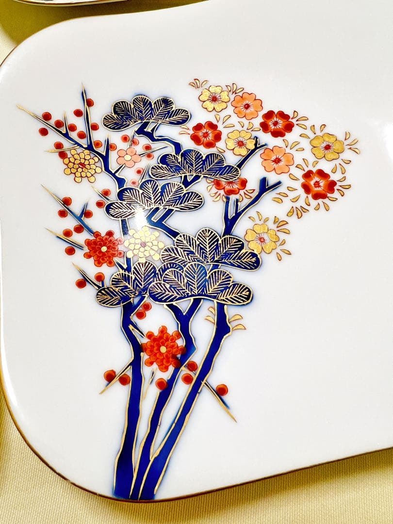 美術有田焼　オールド香蘭社　染錦　金彩菊松梅桜文　四角皿4枚　希少品