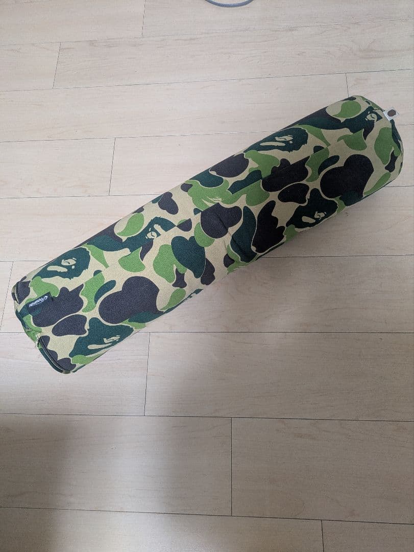 【A BATHING APE】迷彩柄 ロングクッション