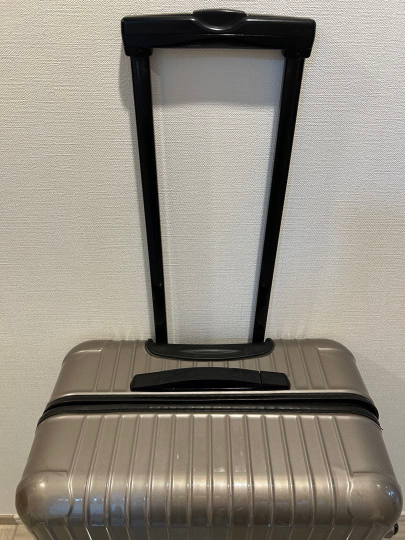 リモワ サルサ 約82L 4輪 キャリーケース TSA シャンパンゴールド