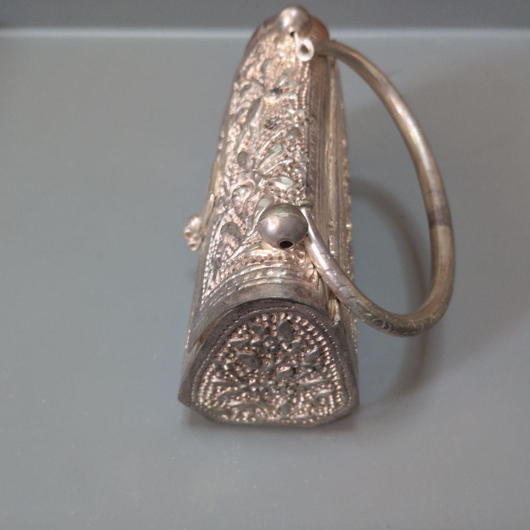 シルバー製花模様アクセサリーケース