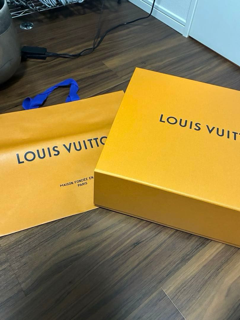 ルイ・ヴィトン モノグラム ロゴ クッション ベージュ ホワイト 新品開封のみ