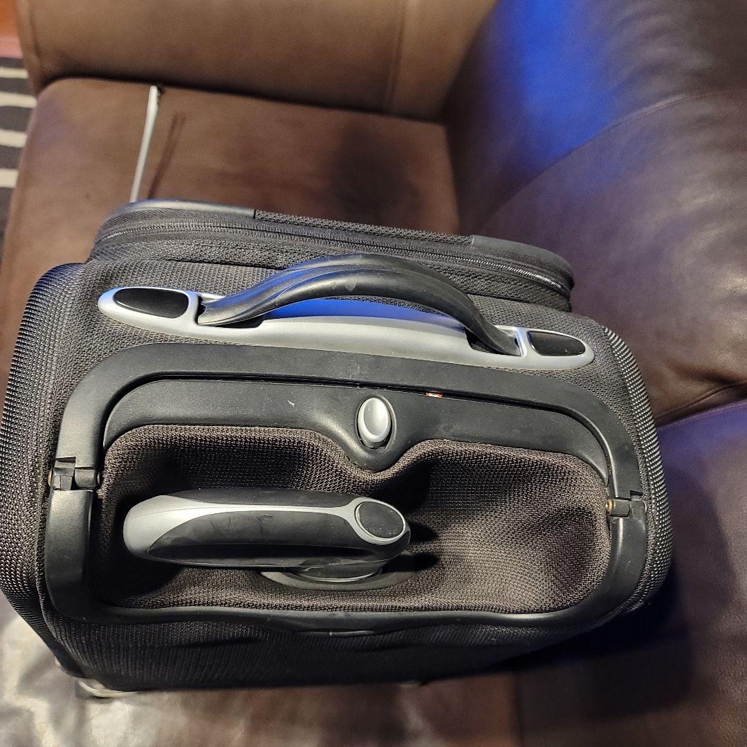 TUMI 数量限定貴重モデル　キャリーケース　ハンドル向き回転機能付き