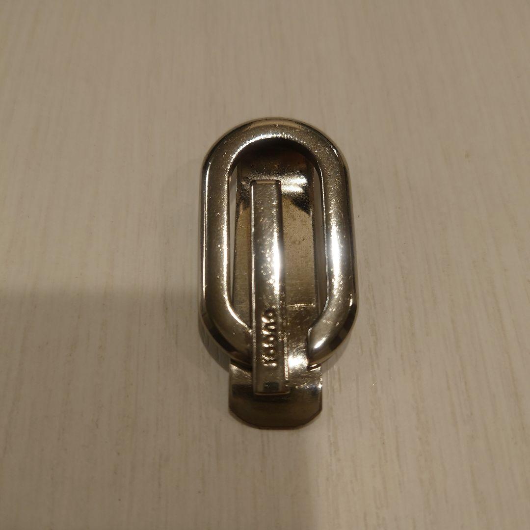 グッチ　GUCCI　シルバーオーバル型マネークリップ