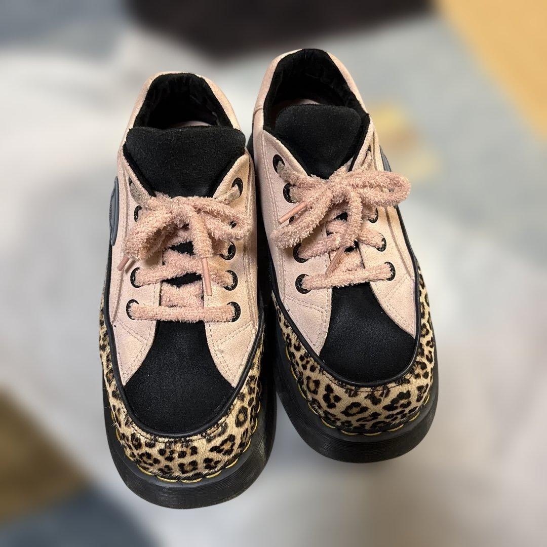 Dr.Martensヒョウ柄厚底シューズ