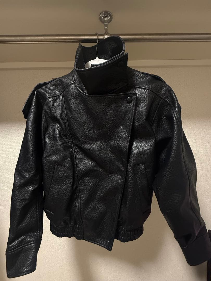 早い者勝ち！ZARA レディース　フェイクレザージャケット