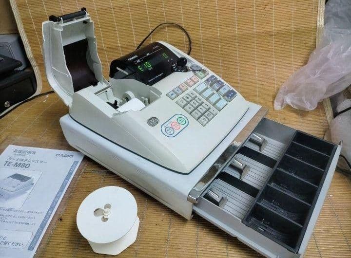 カシオレジスター　TE-M80　中古品　人気機種感熱紙　送料無料　653811