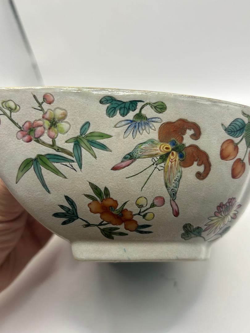 中国　清時代　官窯　大清嘉慶年製　粉彩花卉胡蝶紋馬蹄型碗　送料込み0927