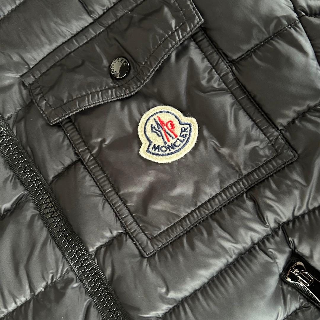 新品同様 モンクレール ライトダウンベスト GLYCO TG0 ブラック