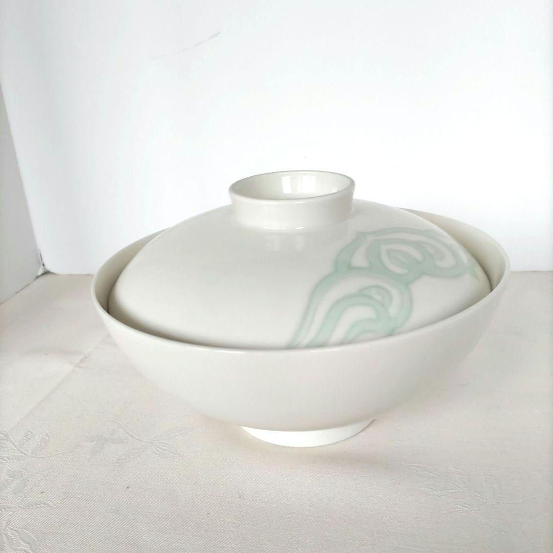 人間国宝 井上萬二の蓋つき煮物椀 　　白磁 緑釉彫文　中鉢