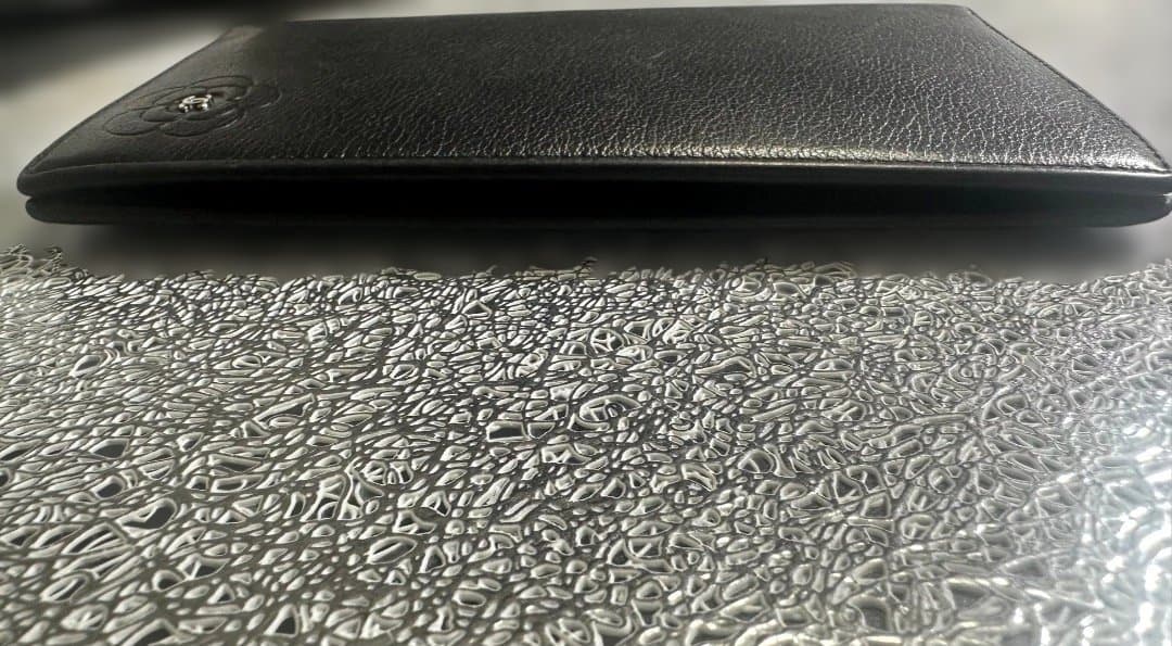 【正規品】CHANEL シャネル カメリア 二つ折り財布 ブラック×シルバー