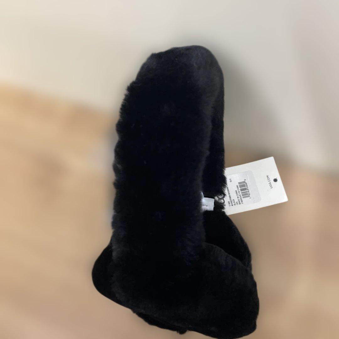 UGG イヤーマフ 有線ヘッドフォン ブラック 新品未使用タグ付ムートン 耳当て