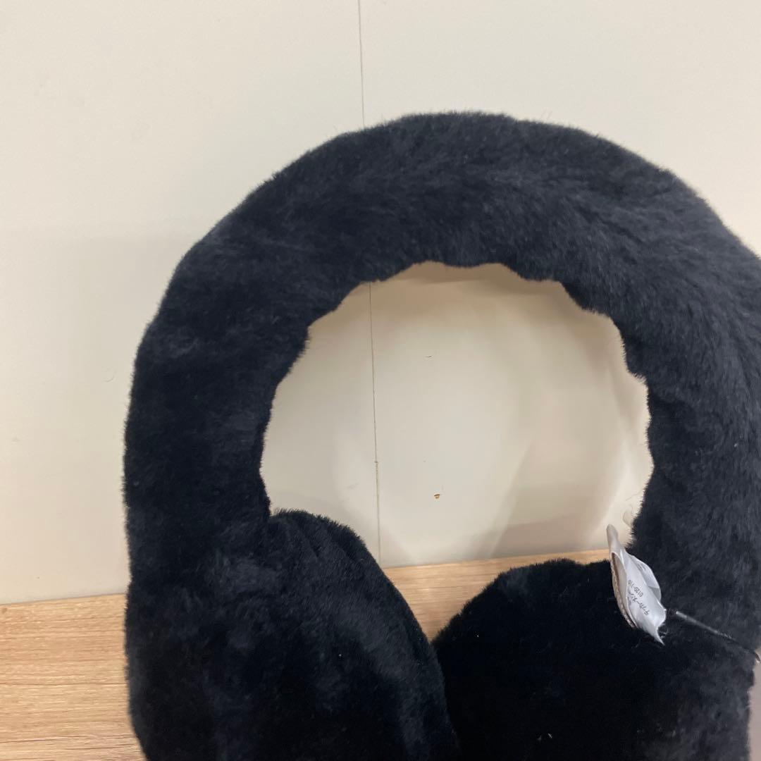 UGG イヤーマフ 有線ヘッドフォン ブラック 新品未使用タグ付ムートン 耳当て