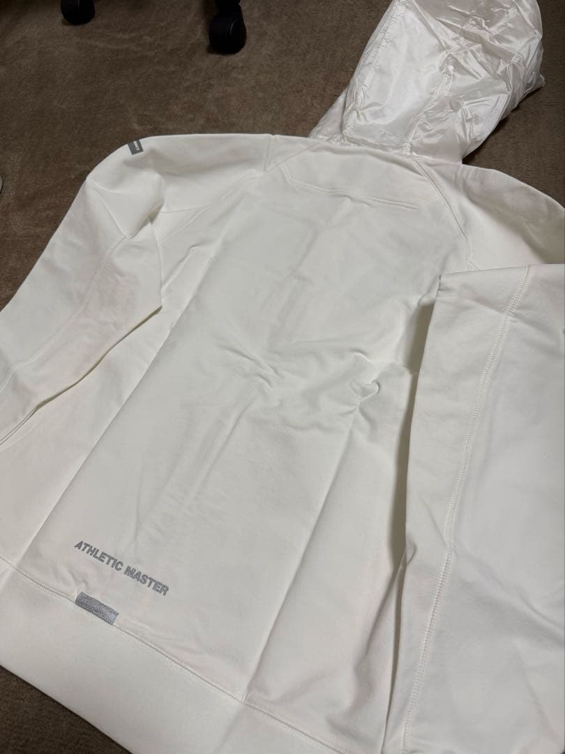 新品MASTER BUNNY防寒フルジップパーカー サイズ6 ￥42,000