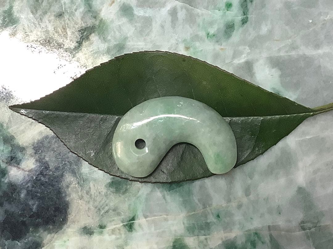 ✳極上高額翡翠勾玉‼️ 糸魚川翡翠ジェダイト　本物の守護石お守り　鑑別書付本物を‼️