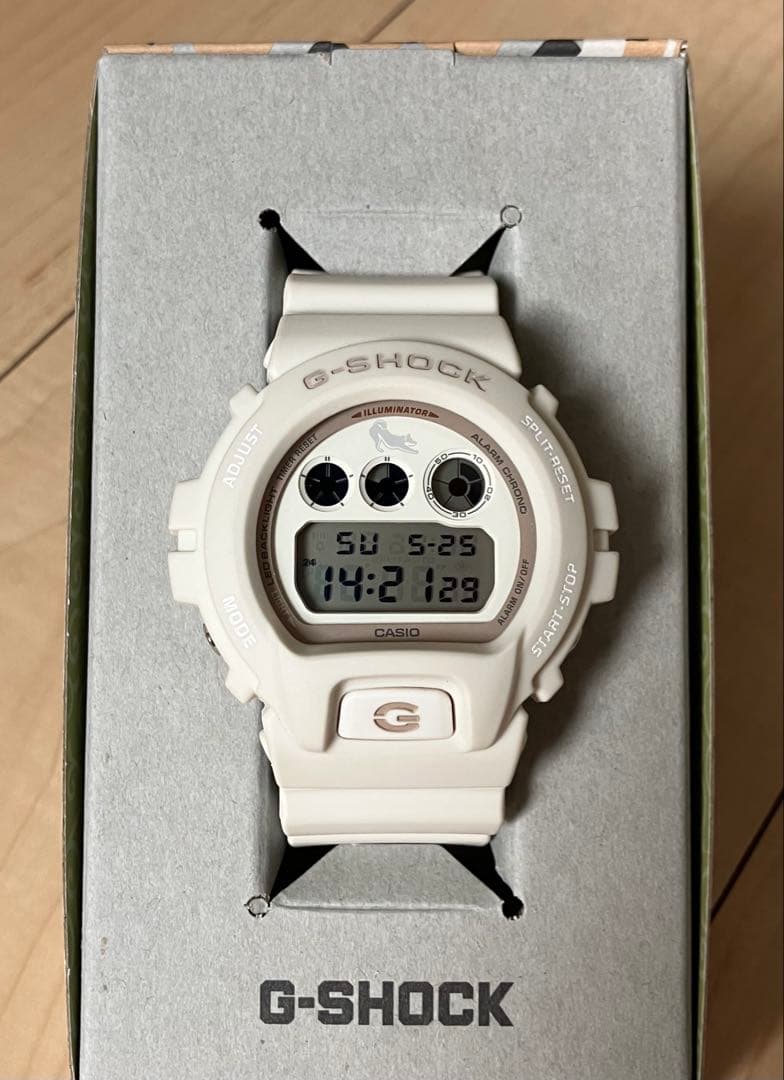 G-SHOCK 柴犬モデルデジタル腕時計 ホワイト