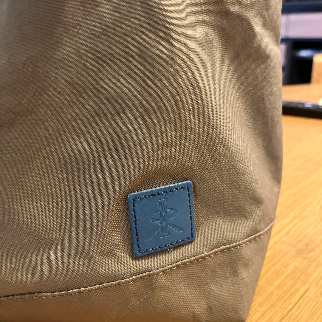 『新品』カーキ　ベージュ トートバッグ レガロ　現行品　A4 ショルダー