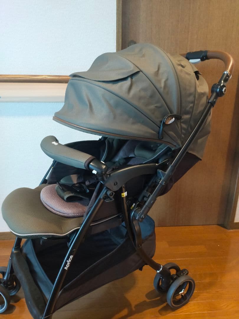 2022年モデル Aprica アップリカ ラクーナビッテクッション カーキ美品