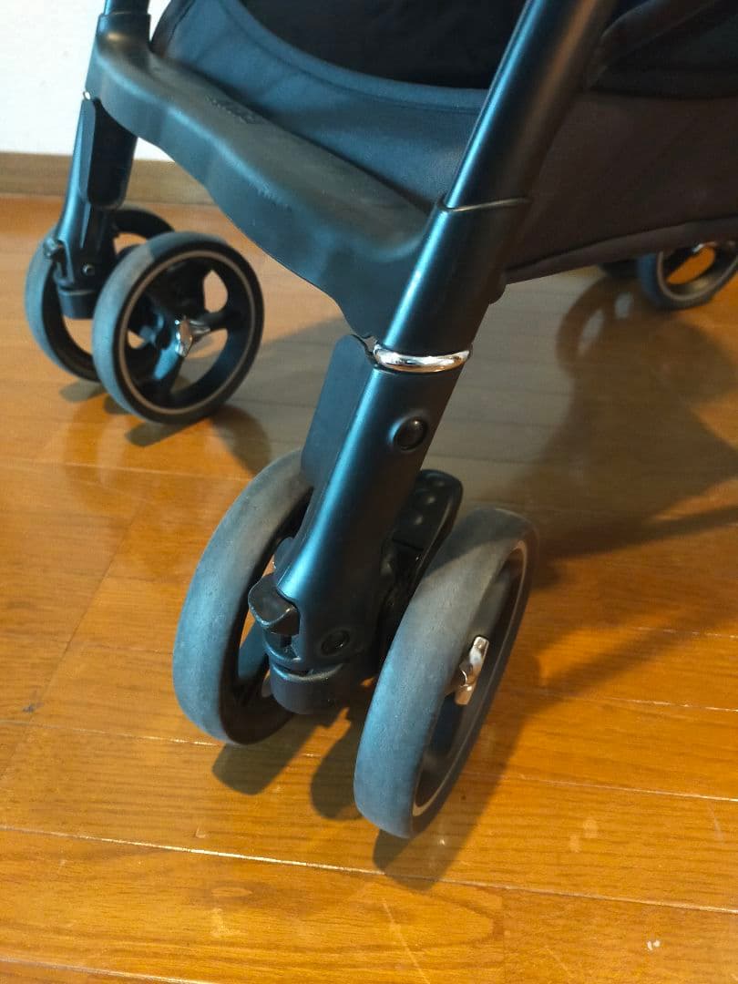 2022年モデル Aprica アップリカ ラクーナビッテクッション カーキ美品