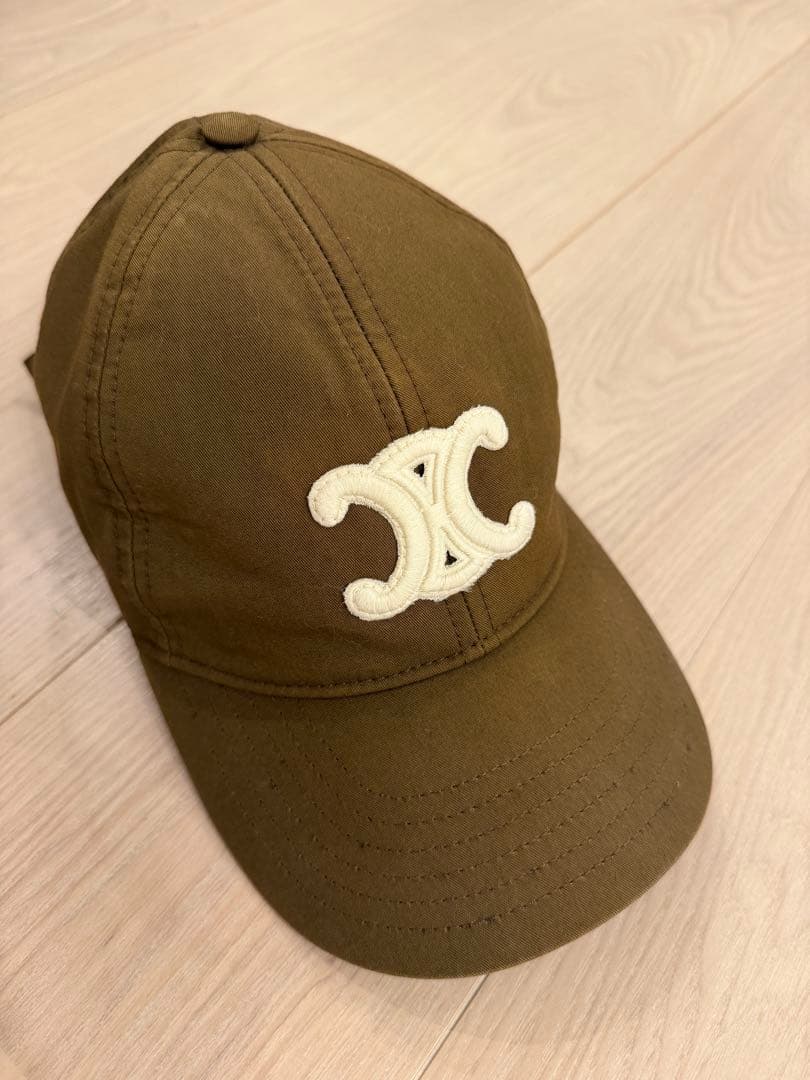 CELINE トリオンフ キャップ