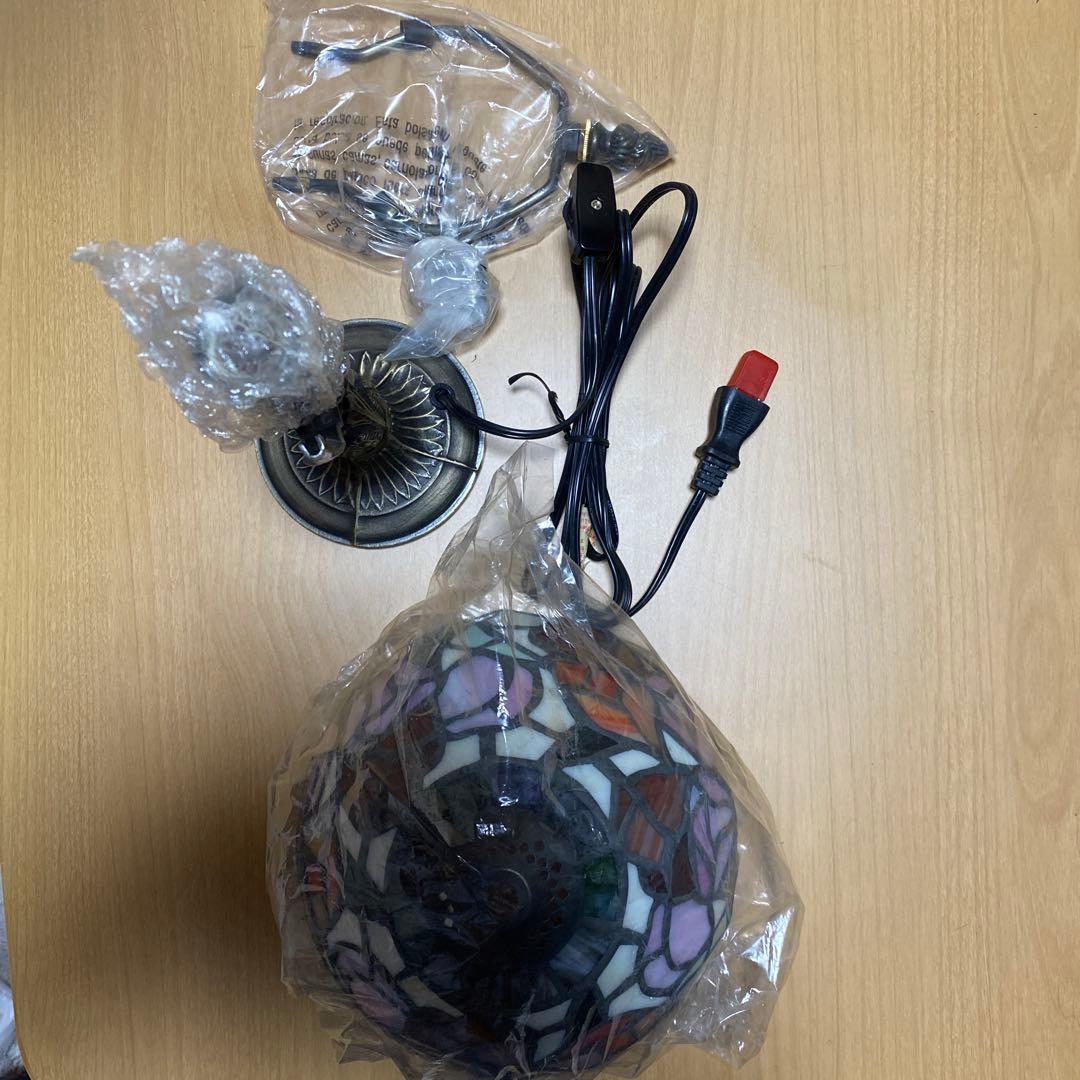 ✨新品　未使用　ステンドグラス ランプ チューリップ　アンティーク風