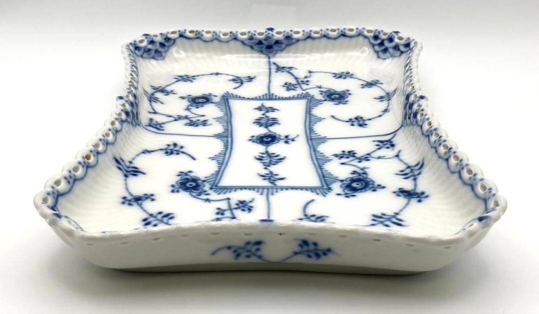 【希少 美品】ロイヤルコペンハーゲン ブルーフルーテッド フルレース トレイ