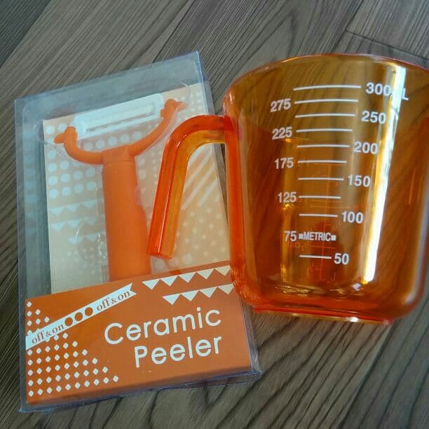 売り切れ⭐セラミックピーラーと計量カップ