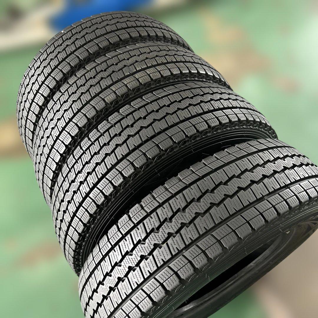 中古スタッドレス195/80R15LTダンロップ　ハイエース、キャラバン等に