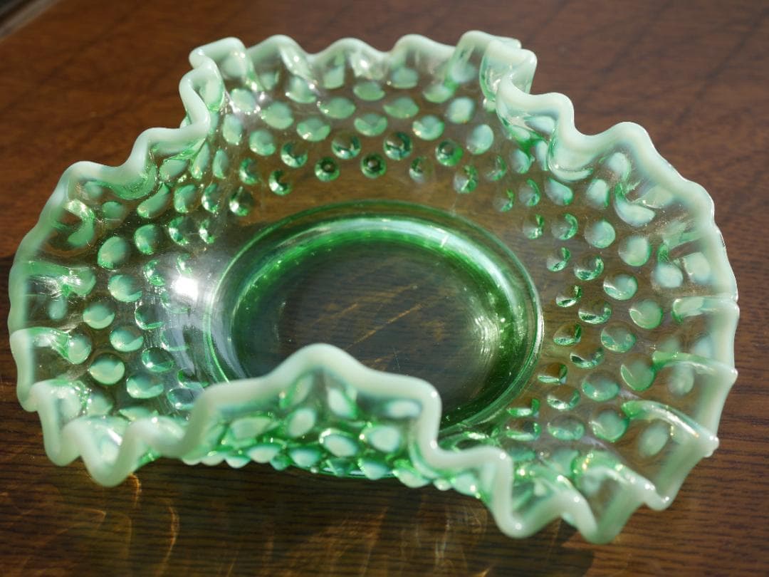 フェントン１９４０年 稀少 グリーンオパールセントホブネイル ウランガラス