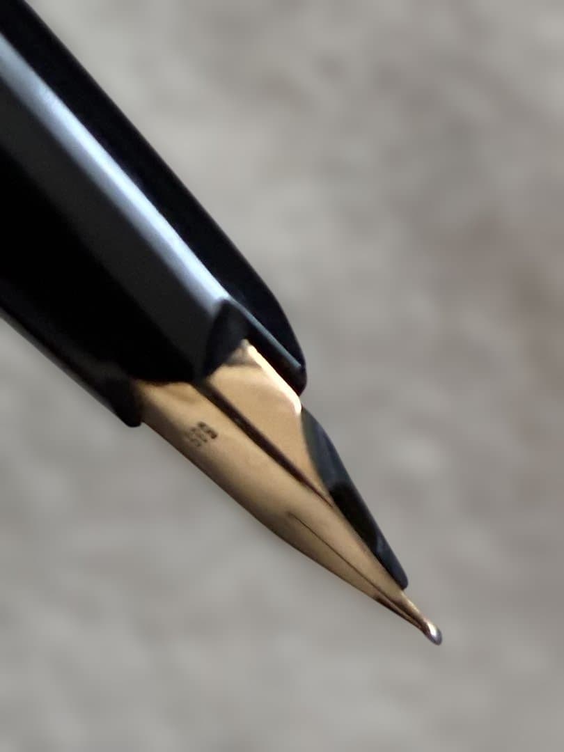 ◾️MONT BLANC モンブラン◾️万年筆◾️黒／金色◾️吸入確認済み◾️