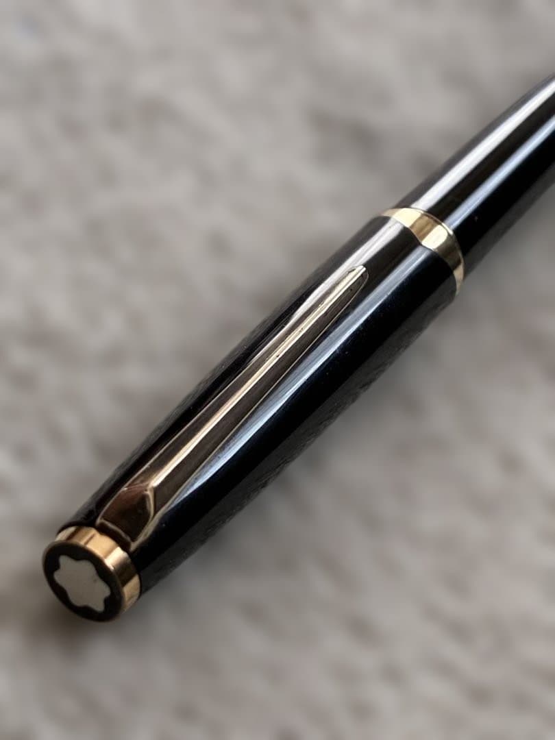 ◾️MONT BLANC モンブラン◾️万年筆◾️黒／金色◾️吸入確認済み◾️