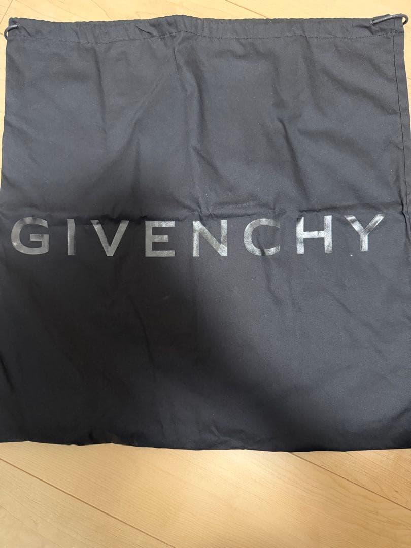 ジバンシー　エッセンシャル　ウエストポーチ　ボディバッグ　4Gpロゴ　黒