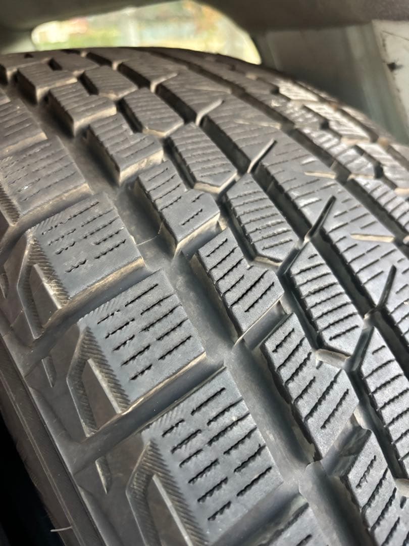 スタッドレスタイヤ　265/65/R17 バリ山