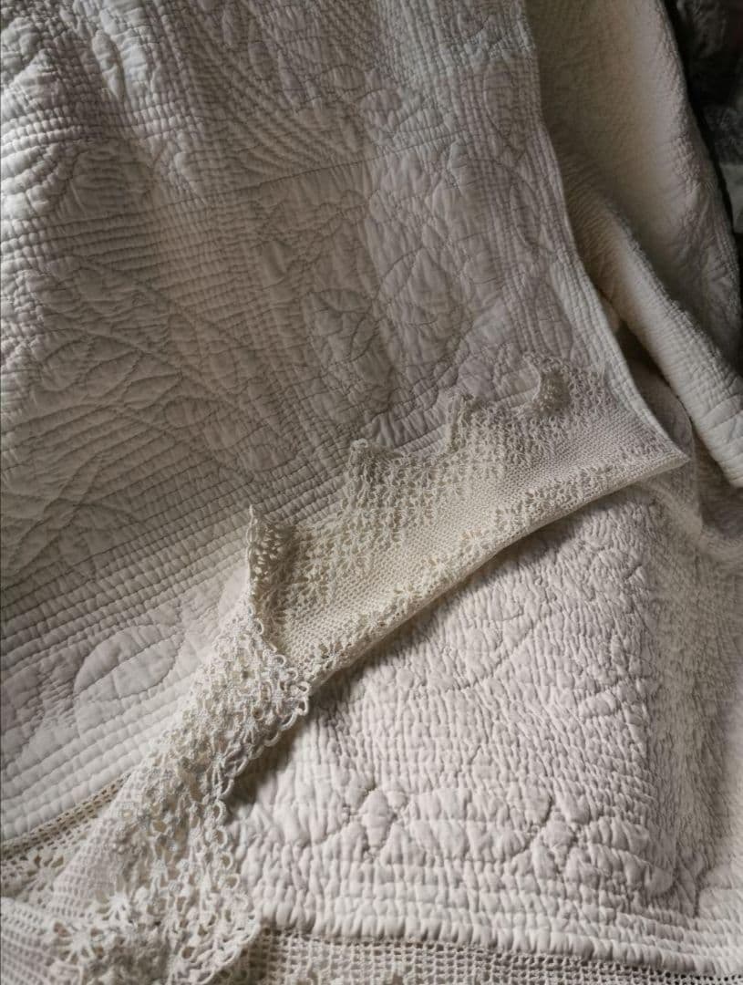 フレンチ アンティーク ブティ キルト ハンドステッチ ホワイト クロシェレース