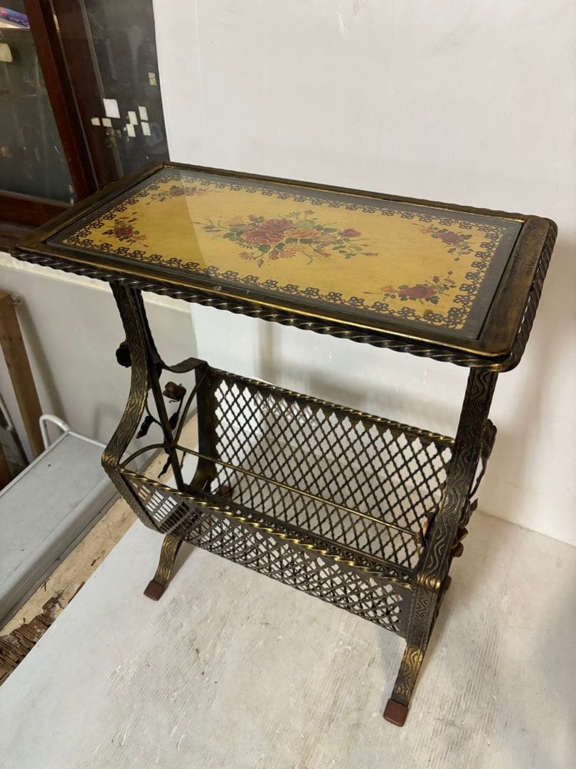 真鍮製‼️オシャレアンティーク‼️花柄装飾サイドテーブル‼️マガジンラック‼️