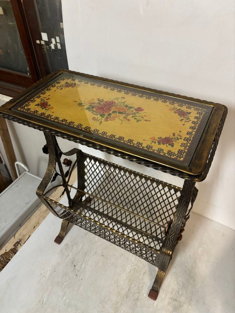 真鍮製‼️オシャレアンティーク‼️花柄装飾サイドテーブル‼️マガジンラック‼️