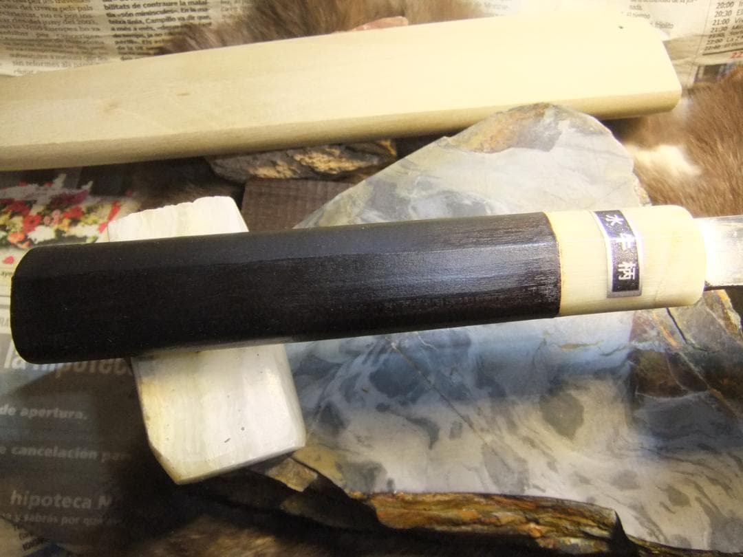 隆久　本鍛錬料理包丁 磨き 柳刃240ｍｍ水牛口 鞘付　手研本刃付済