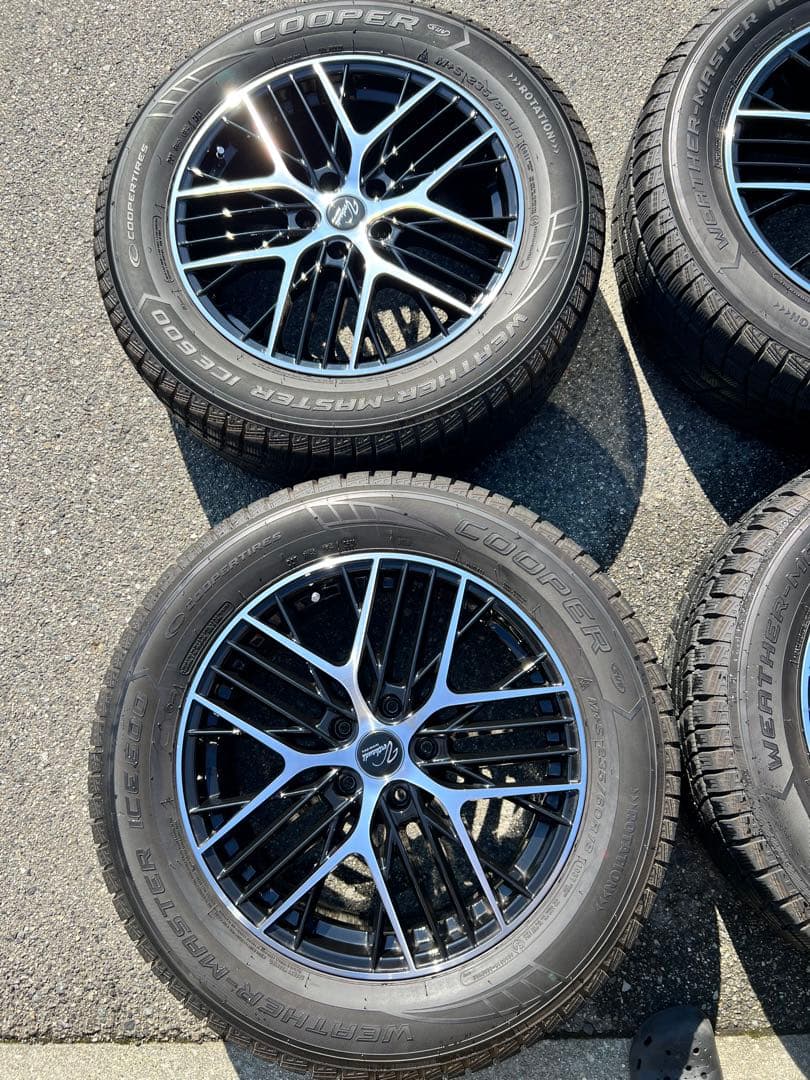 アウトランダーGN0W スタッドレスタイヤ 18インチ