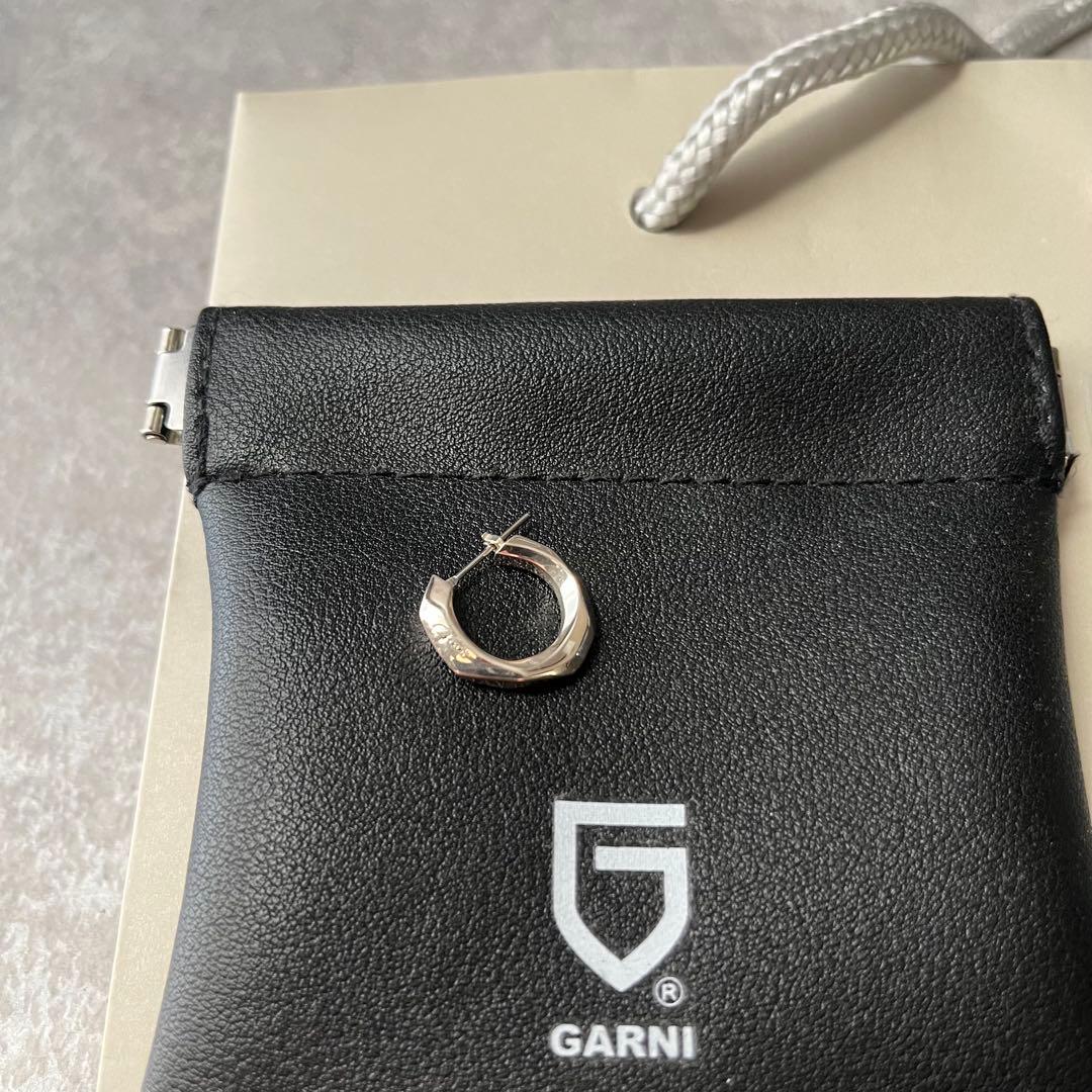 GARNI クロッケリーピアス(左耳用)