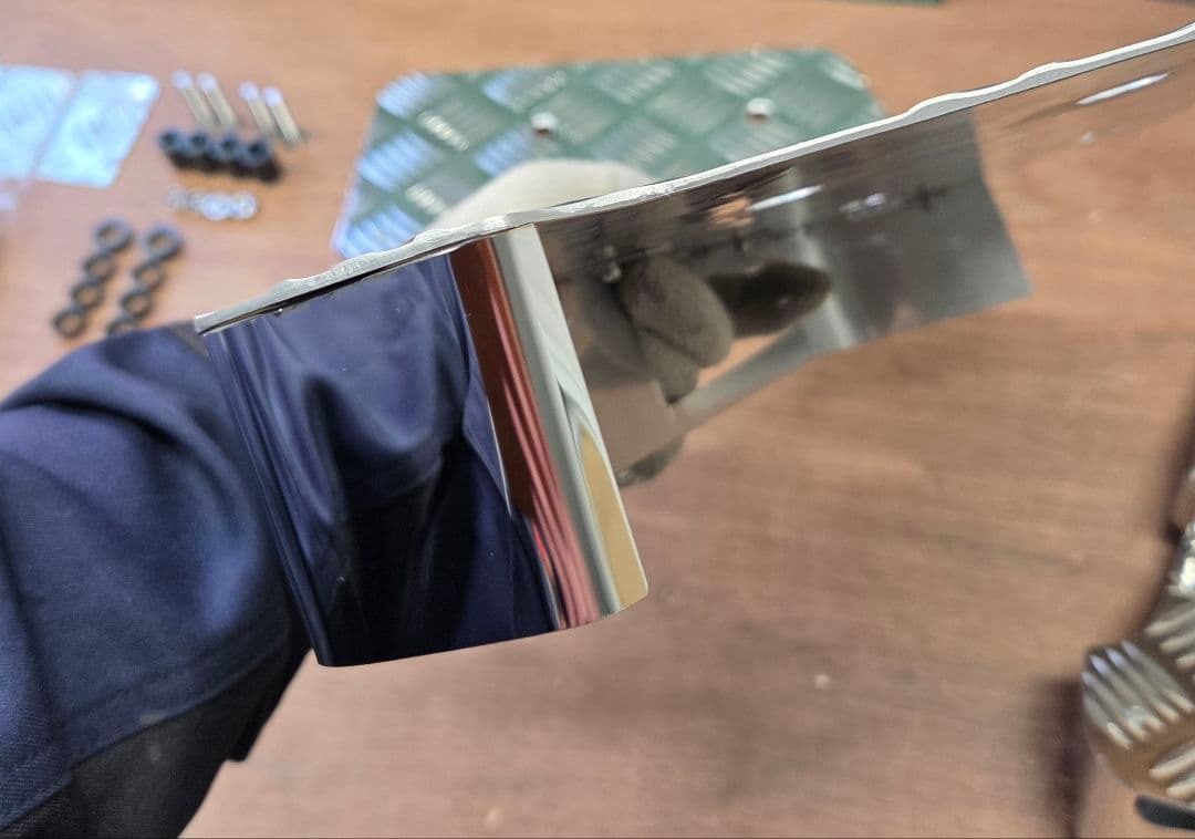 ピ*ん様 17スーパーグレート　サイドステップアルミ縞板×鏡面ステンボルトナット