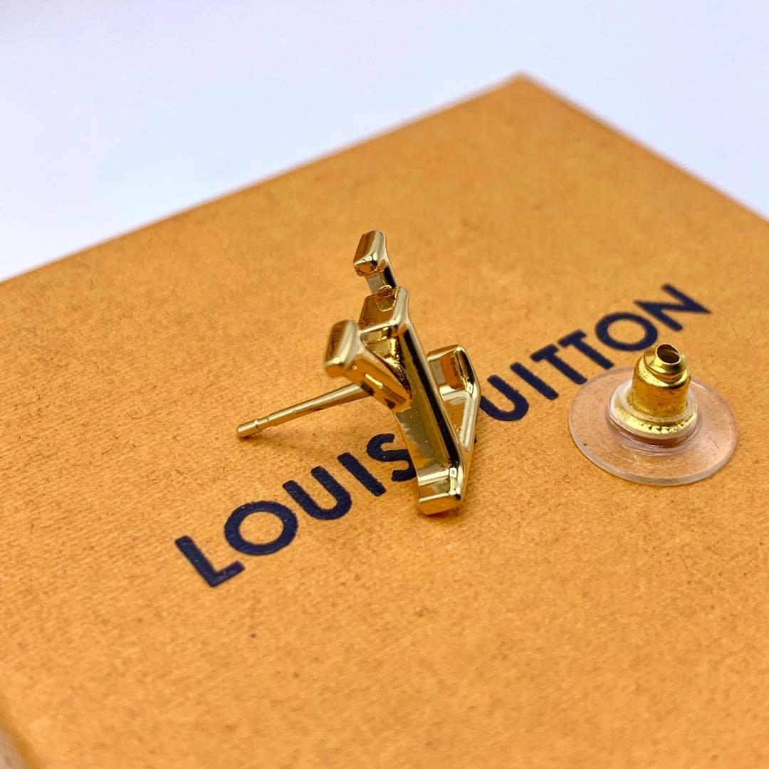 【超美品】ルイヴィトン　ピアス　LVロゴ　ゴールド M00610