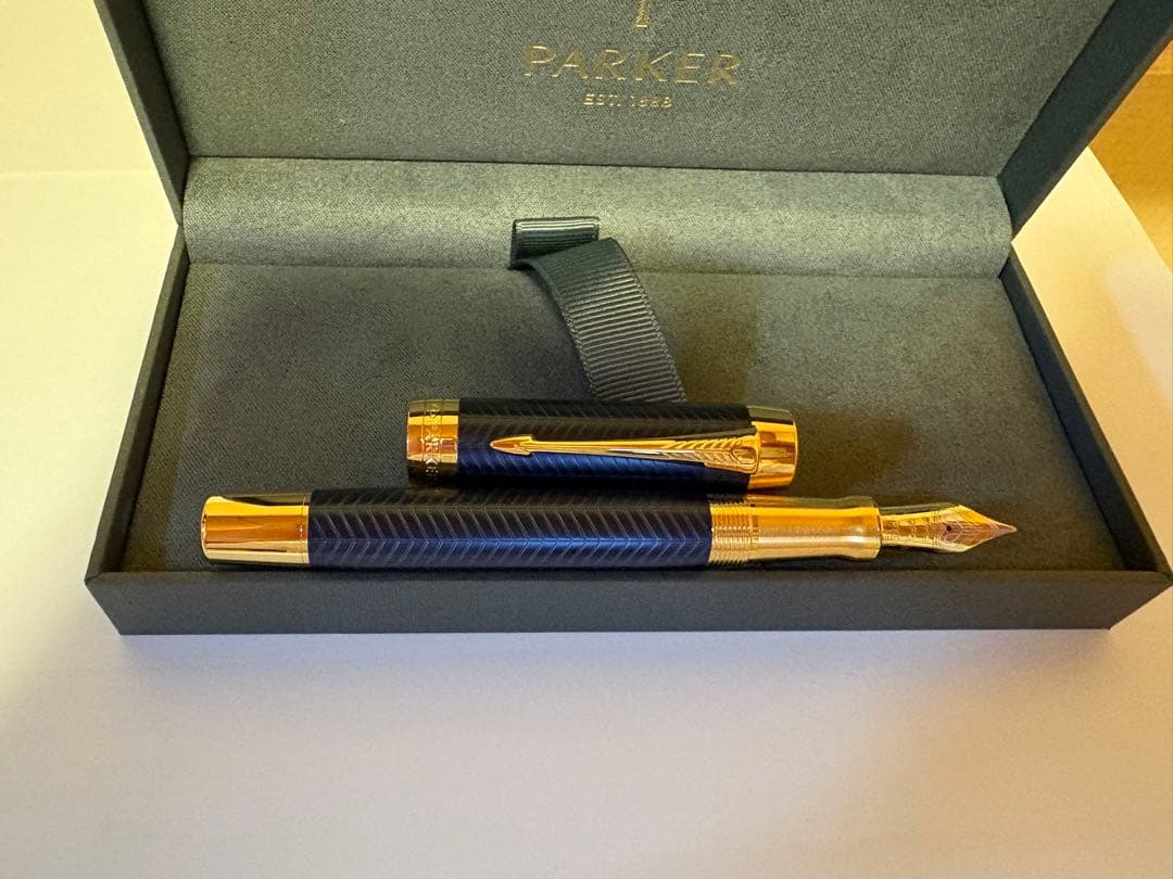 ア*ト様 Parker 万年筆 紺・金 専用ケース付き