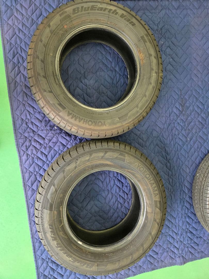 バリ山！195/80R15 107/105Q　LT ヨコハマ　ブルーアースバン