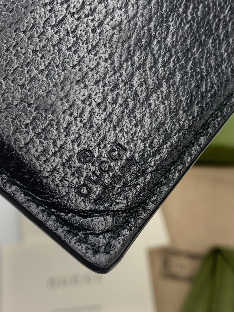 【美品】グッチ 二つ折り財布 アニマリエ ビー レザー ゴールド金具 P55