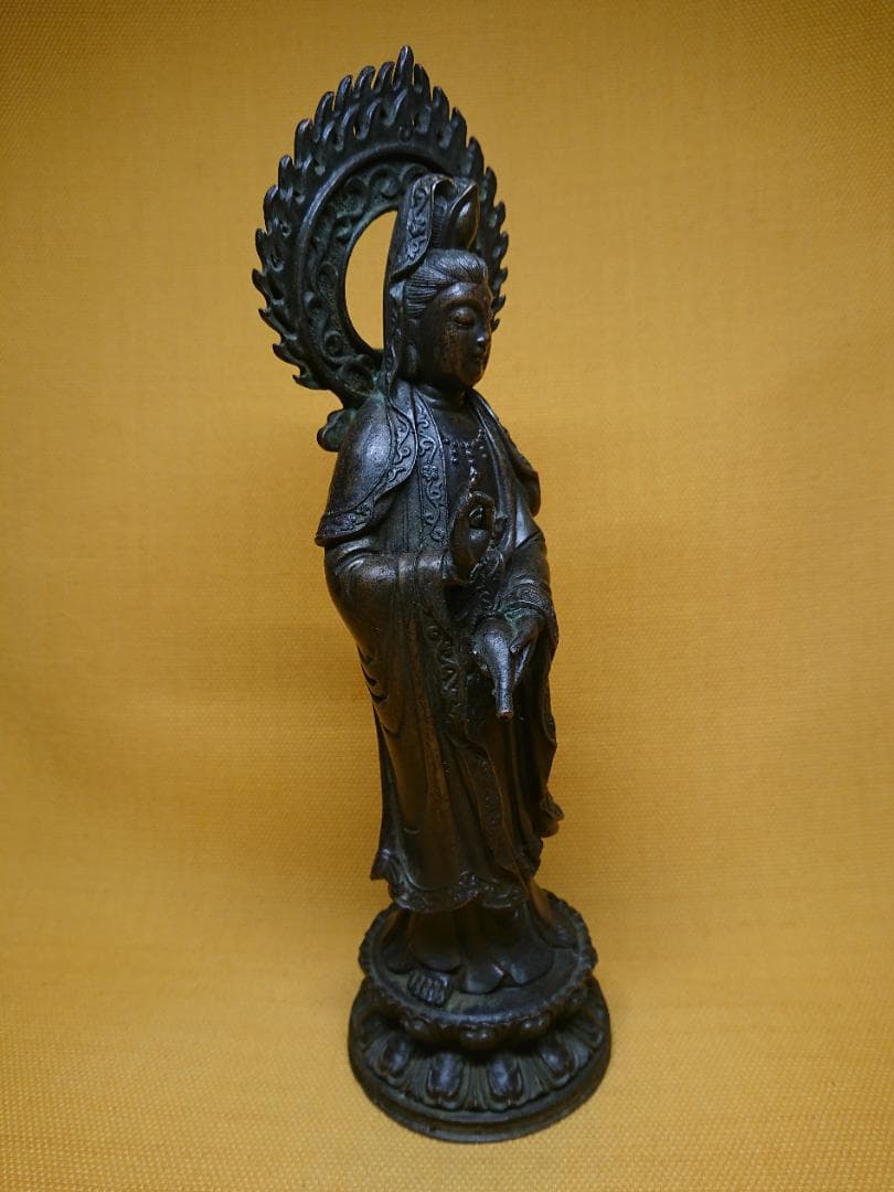 【美品】仏教美術　観音　仏像　銅製　置物　インテリア　工芸品　美術品　A1228